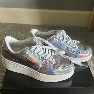 Women’s GBG Los Angeles Sneakers